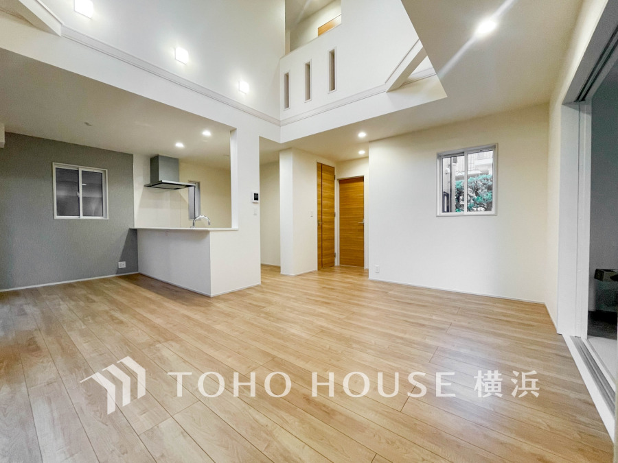 上質な時間を育む暮らしのメインステージ。寛ぎとコミュニケーションを育む居心地のよい場所。ここで楽しむ家族の時間が絆をより深めてくれそうです。