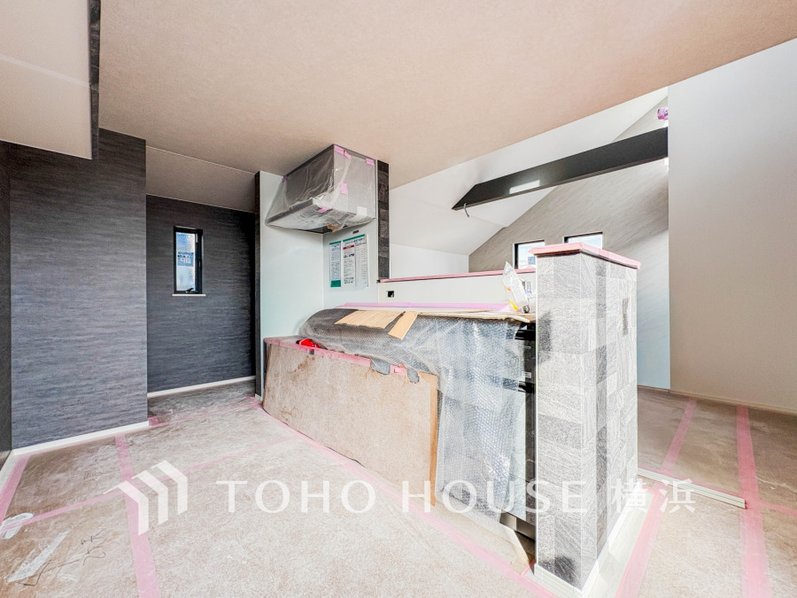 長い時間滞在するキッチンだからこそ、食事の準備を楽しい時間に、忙しい時でもスムーズに無駄なく作業でき、毎日を楽しくするキッチンスペースに仕上げました。（2025年12月撮影）