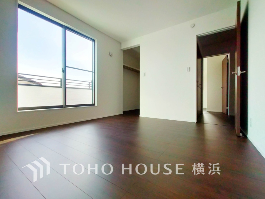 穏やかな寛ぎを届ける上質仕様のゆとりあるお部屋。自分時間を充実させながら心豊かにできるプライベート空間。