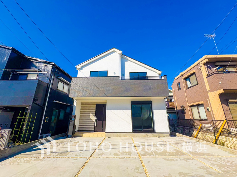 その邸が魅せる、気品・上質・重厚感・極細やかさ、そのすべては訪れた者に安らぎと品性を与える特別な空間です。ここに住むからこそ意味がある。すべての（始まり）をここから迎えます