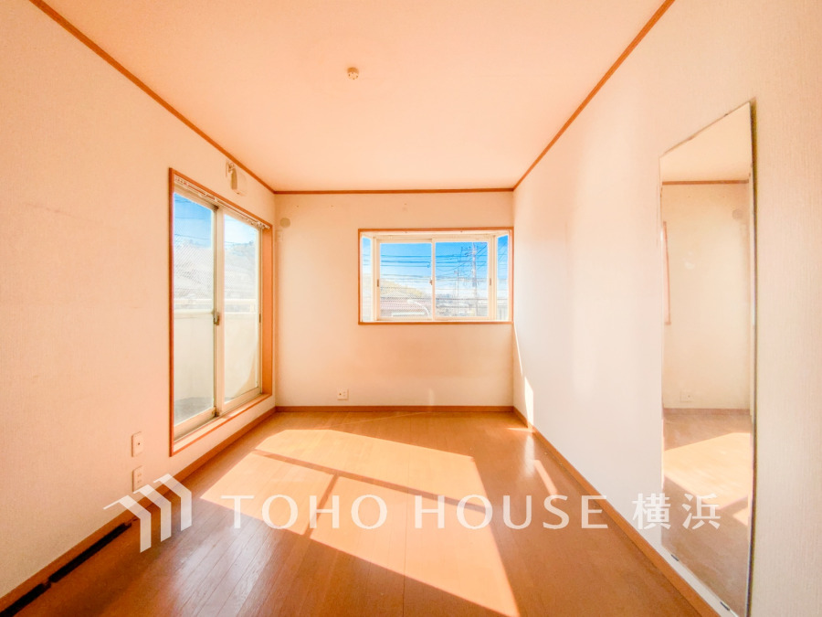 家族一人ひとりの大切なプライベート空間。趣味・感性で個性的に飾って頂けるようシンプルに仕上げてあります。自分時間を充実させながら心豊かなひとときを過ごすための大切な空間。