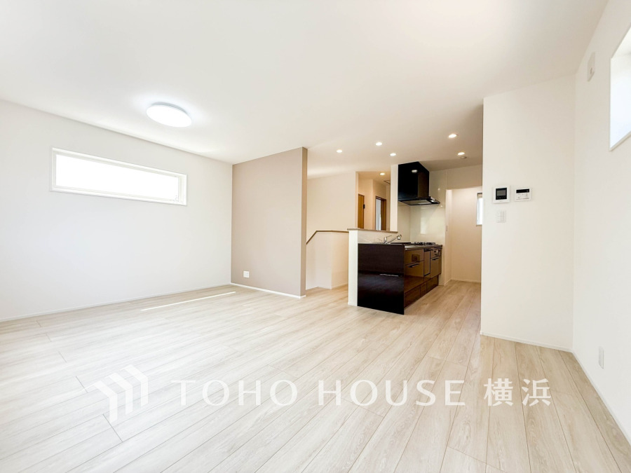 和やかで洗練された空間の演出。寛ぎとコミュニケーションを育む居心地のよい場所。