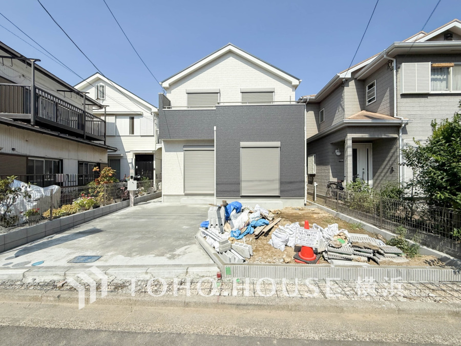 爽やかな青空の下に贅沢なほどに降り注ぐ陽光、豊かな居住性と、クオリティが見事に調和した住空間は、住まうことの喜びを感じさせてくれます。