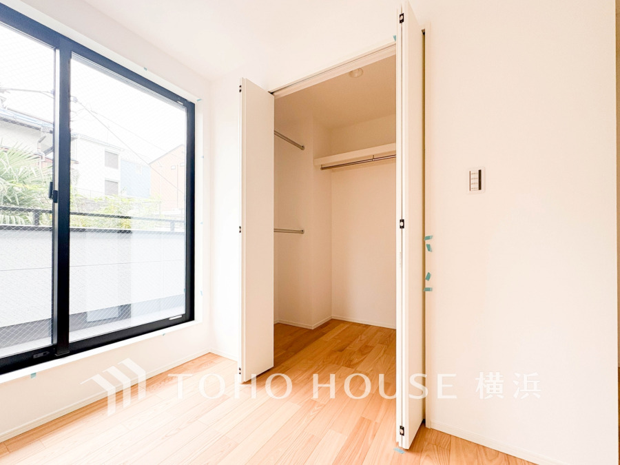 随所に機能的に配置されたバリエーション豊かな収納。豊富な収納キャパシティに加え、場所場所で用途に合った設計がなされているため、快適な生活空間造りをサポートしてくれます。