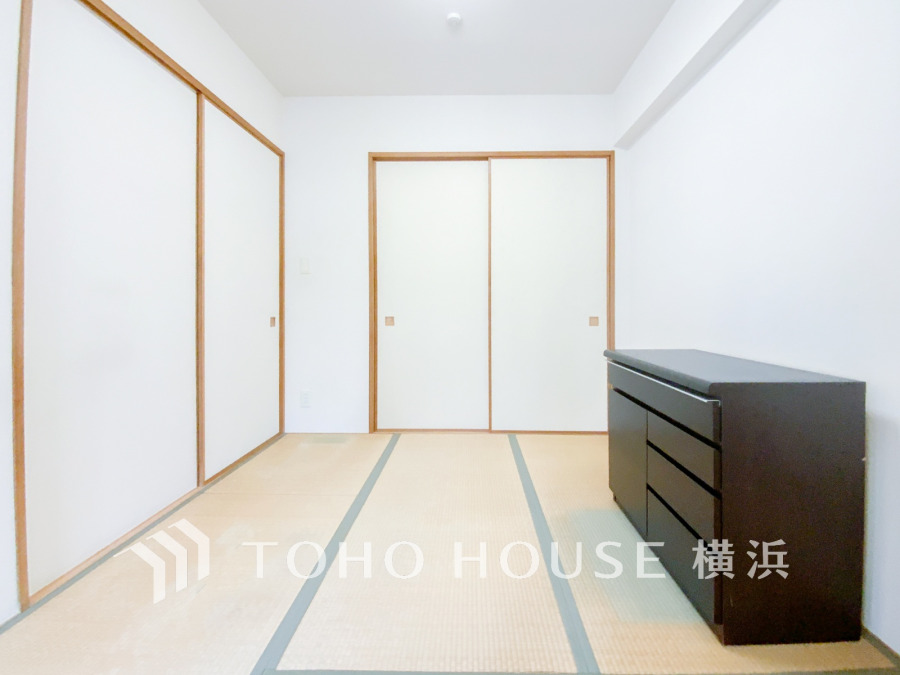 和室は有るだけでも落ち着く空間ですが、 「家族団らん」 「来客時の客間」「赤ちゃんのお昼寝」等々多目的なスペースとして活用出来る便利な空間です。