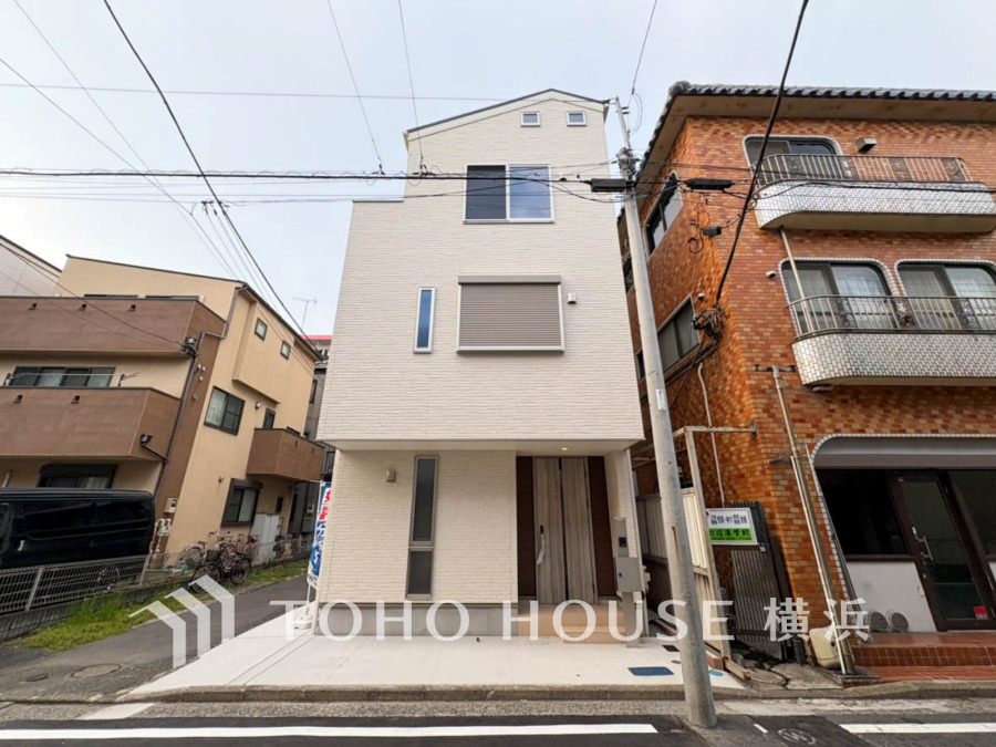 爽やかな青空の下に贅沢なほどに降り注ぐ陽光、豊かな居住性と、クオリティが見事に調和した住空間は、住まうことの喜びを感じさせてくれます
