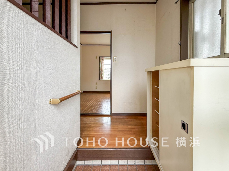 清潔感溢れる玄関がお出迎えする本邸宅の物語は、ここから始まる日常を期待させます。この場所には「希望」と「優越」で包み込んでくれる「特別」な空間があります。