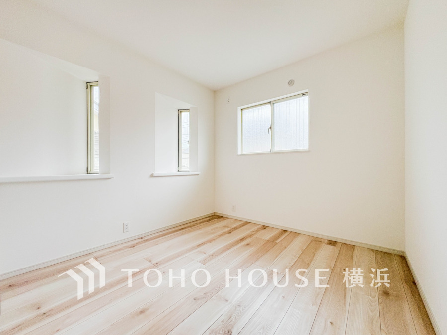 1日の疲れを癒し、心地よく寛げるようゆったりとした広さを確保しています。プライベートタイムをより優雅に穏やかに…。落ち着いた雰囲気を紡ぎます。