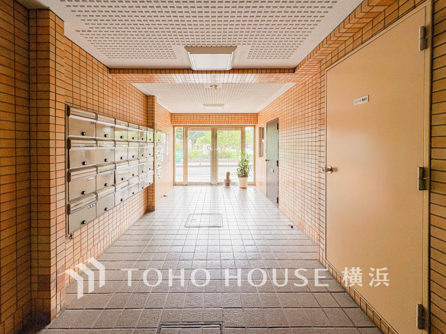 管理体制良好なマンション。共用部も綺麗に保たれています。
