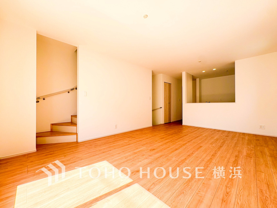 ご家族のコミュニケーションがとりやすいリビングイン階段を採用。お子様との会話やお友達が遊びに来ても、自然と挨拶を交わせるような設計です。