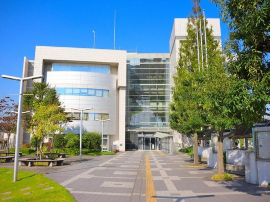 横浜市泉区役所(約1100ｍ。お引越し後の申請や手続きなど、ご利用されることも多い区役所。)