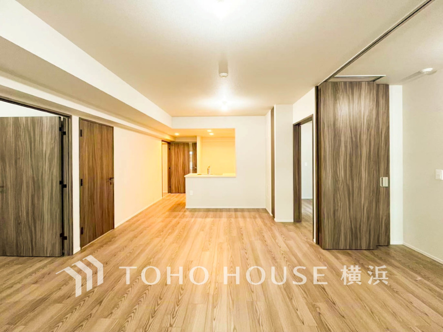 上質な時間を育む暮らしのメインステージ。寛ぎとコミュニケーションを育む居心地のよい場所。家族との時間、自分の時間共に大切にできる空間がここにあります。