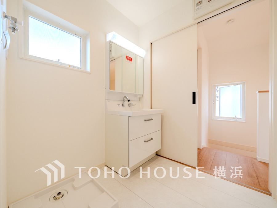 多彩な機能が備えられたパウダールーム。心地よいリフレッシュ空間です。