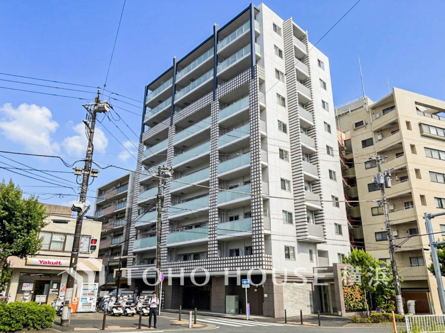 穏やかな風と陽光を導き、プライバシーに配慮された設計プランを採用し、居住性を一段と心地よいものにしています。周辺環境とのコラボレーションにより明るく開放的な空間を演出。
