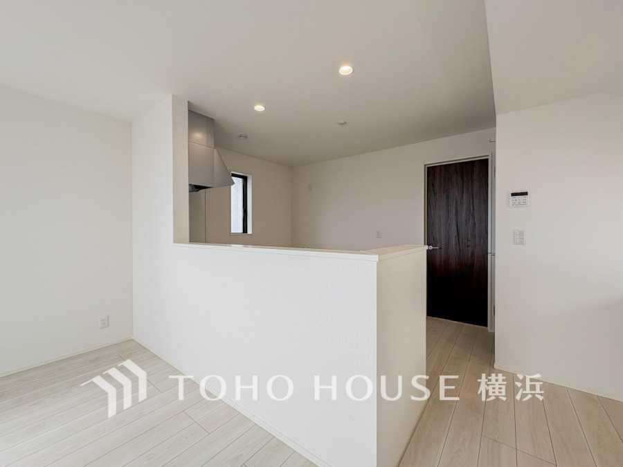 一日の中で多くの時間を過ごすことになる住まいだからこそ、いつも穏やかな空間であるように心掛けています。構成する建材などへの配慮が、住まう方の健康を守ります。
