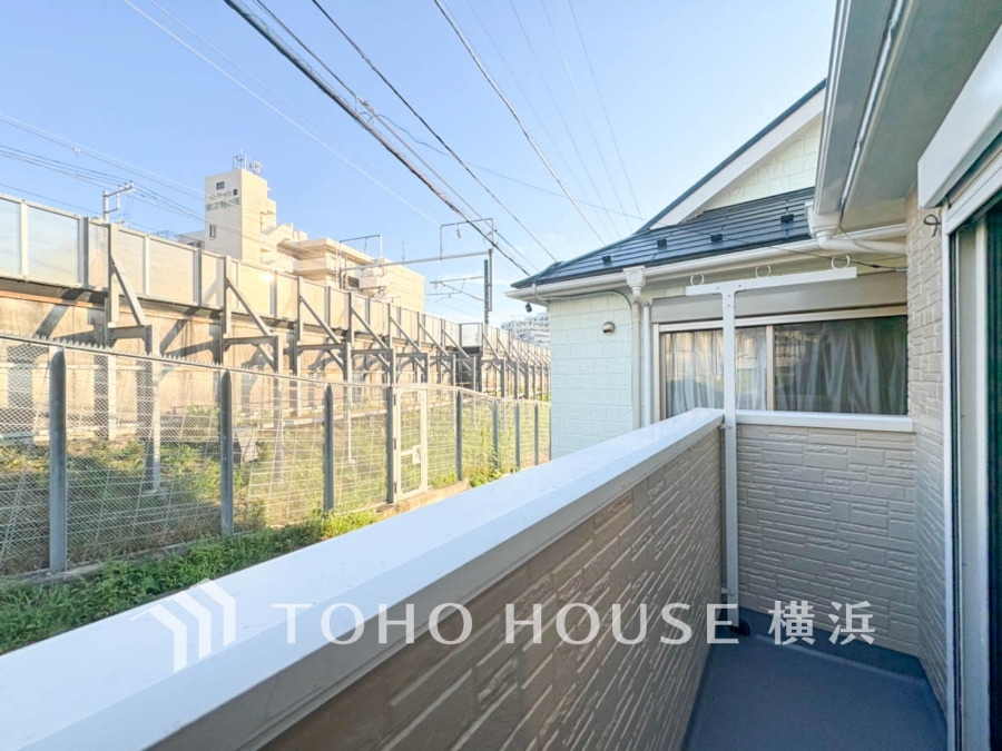 この開放感ある眺望と共に閑静な住宅街の季節感を演出する四季折々の変化を楽しめる心地よい場所となることでしょう