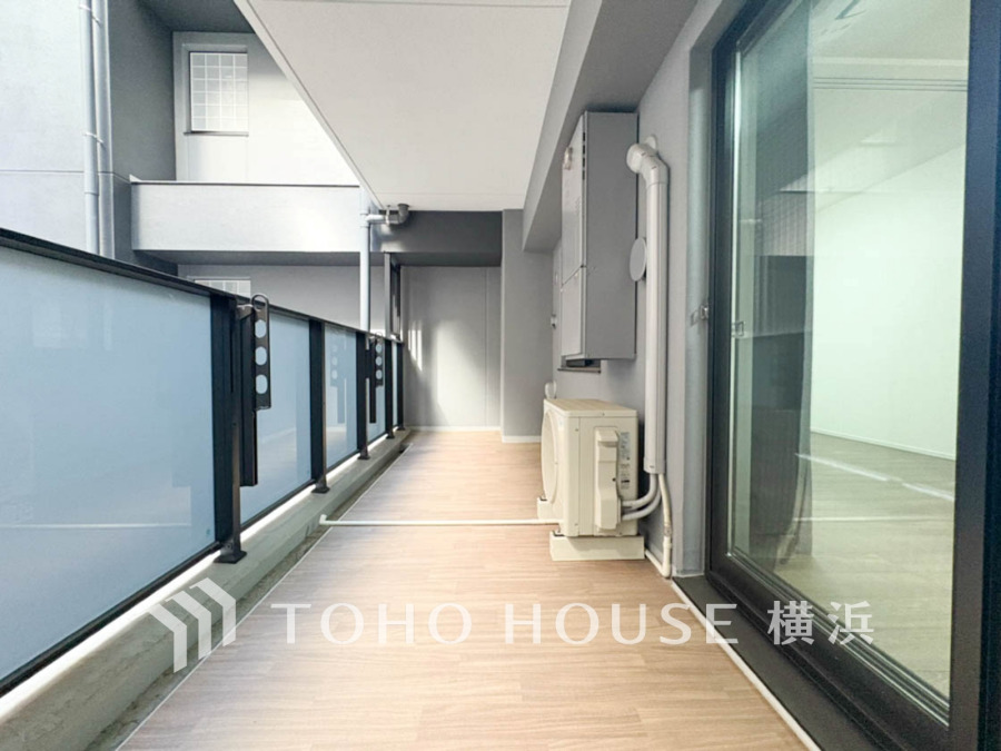 気持ちのいい空が見渡せる広いバルコニー。爽やかな風を感じて、心躍る素敵な暮らしがはじまります。