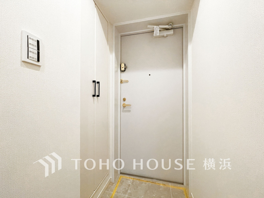 ご家族の帰り、訪れる方を優しく迎え、やすらぎに満ちた生活空間を予感させる。健やかな暮らしを楽しめそう。