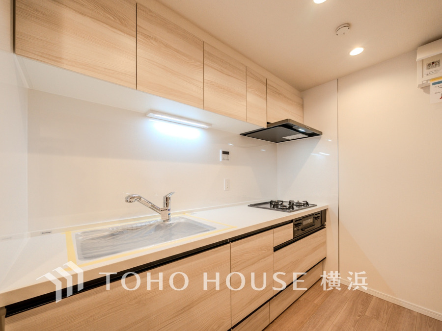 プライベートスペースを彩るインテリアとしての美と、快適な日常を支える機能性と強さがひとつになったキッチンです。開放的でゆとりある空間で、是非自慢の腕を振るって下さい☆