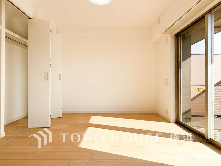 1日の疲れを癒し、心地よく寛げるようゆったりとした広さを確保しています。プライベートタイムをより優雅に穏やかに…。落ち着いた雰囲気を紡ぎます。