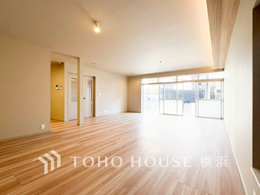 オープンでのびやかな空間を生み出す、こだわりの「広がり」と「ゆとり」。家族と過ごす時間を大切にした住空間♪