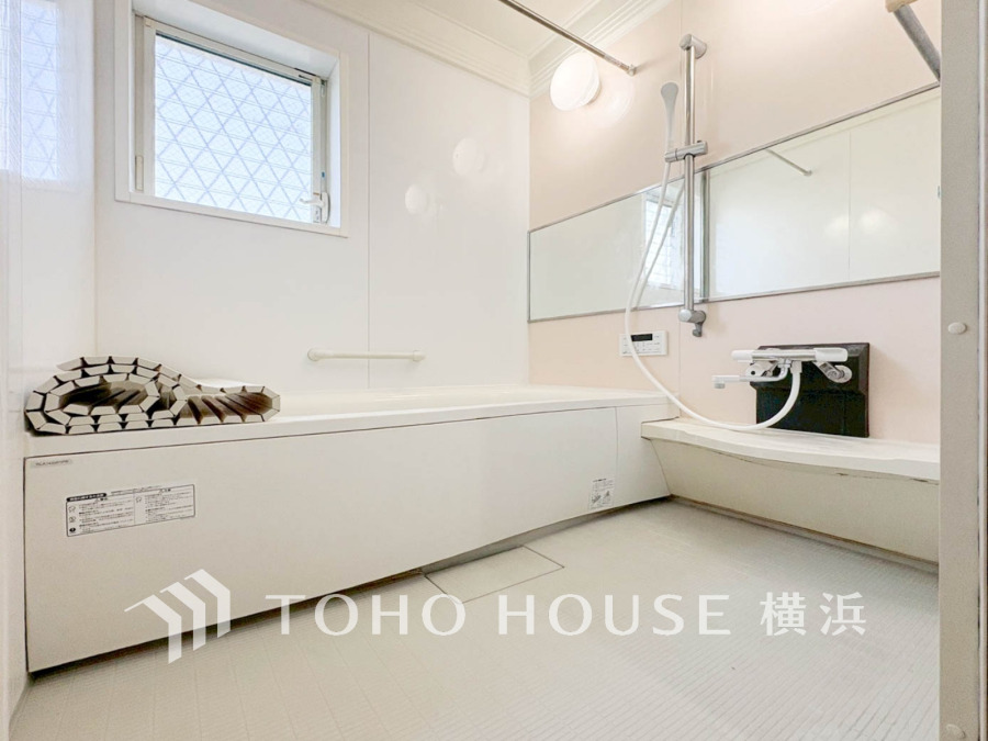 1日の疲れを取り心身を癒すことができる住まいの中のリラクゼーション空間、リラックスできるよう優しいカラーをチョイスしました。時を忘れるほどのんびりできる空間に。