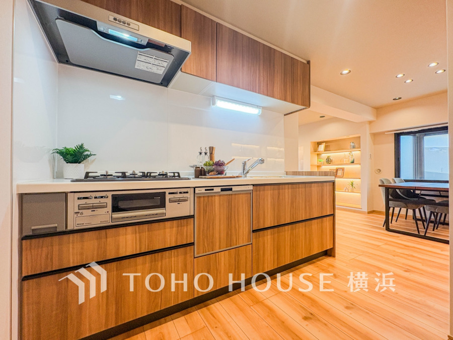 長い時間滞在するキッチンだからこそ、食事の準備を楽しい時間に、忙しい時でもスムーズに無駄なく作業できる、お手入れも簡単にできるなど、毎日を楽しくするキッチンスペースに仕上げました。