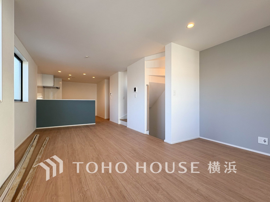 一日の中で多くの時間を過ごすことになる住まいだからこそ、いつも穏やかな空間であるように心掛けています。構成する建材などへの配慮が、住まう方の健康を守ります。