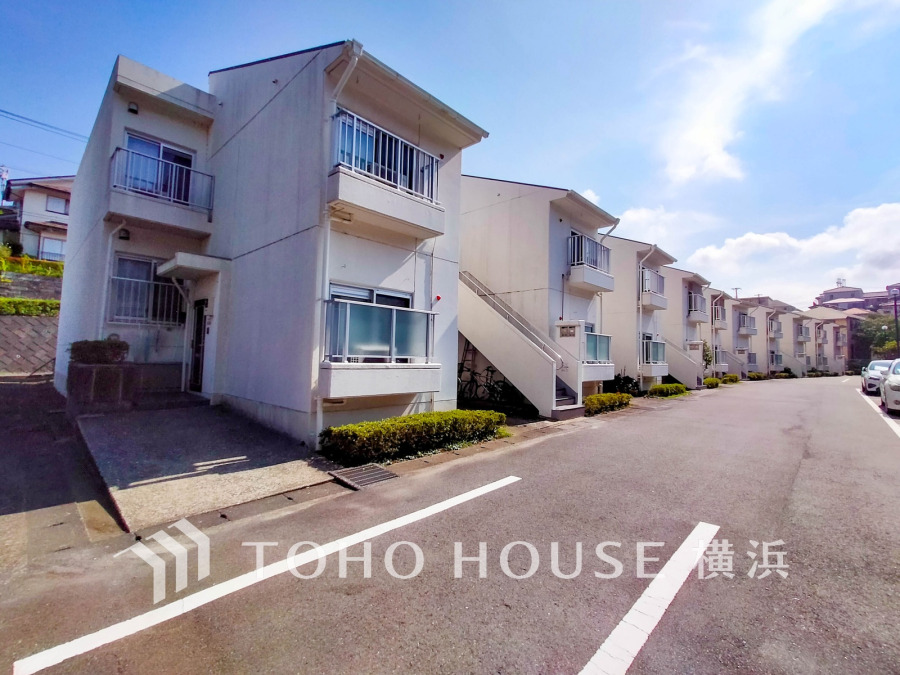 戸建て感覚のプライベート感が魅力の専用庭付き！ガーデニングを楽しんだり、テーブルと椅子を出して、アウトドアリビングとして家族の時間を過ごしたり、楽しみが広がります。