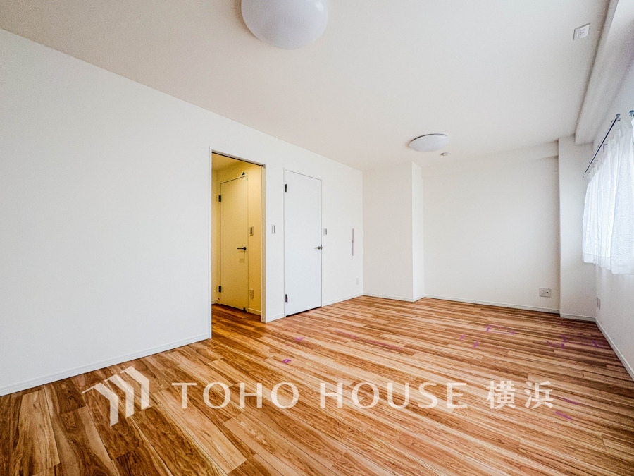 採光もアクセントの一つとして。プライベートルームにはやさしい光が射し込んでいて、この明るい好みの空間で読書をしたり、音楽を聞いたりと一人の時間も充実したものにできます。