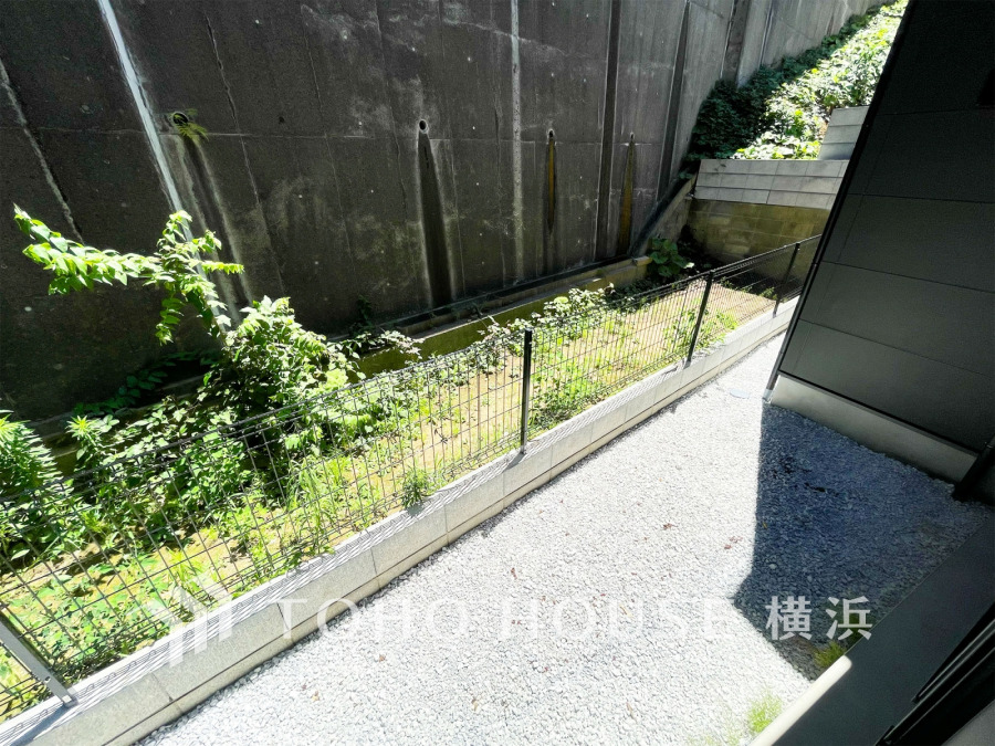 ちょっとしたお庭スペースが日常に癒しをプラスします。