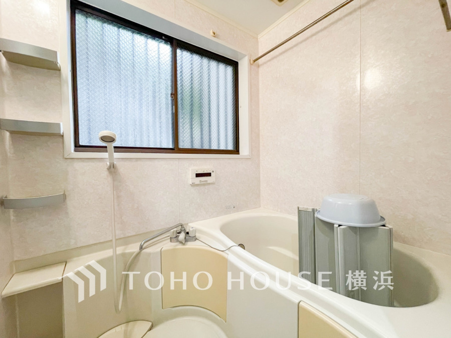 掃除のしやすさ・収納の便利さなど、おふろを使う人、お手入れしやすいシステムバス。