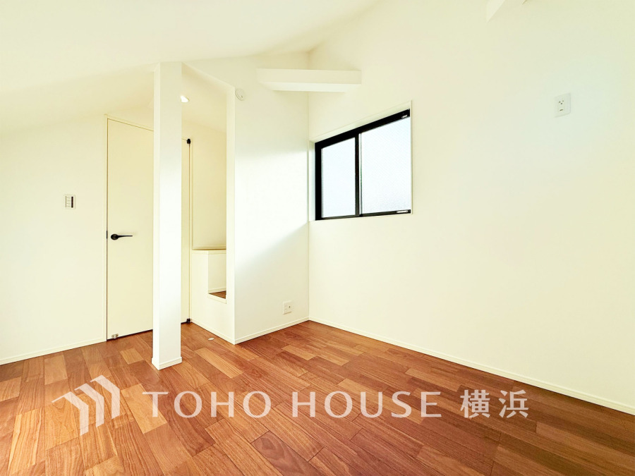 感性を育むプライベートルームはシンプルでスマートな空間。好みの空間で読書をしたり、音楽を聞いたりと一人の時間も充実したものにできます。