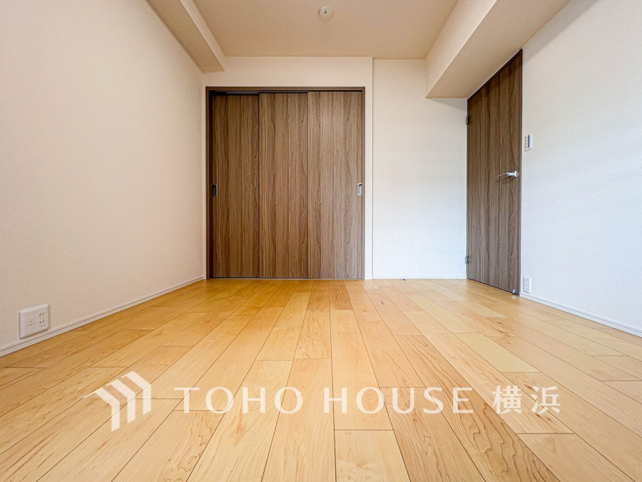 大きな窓からは快適な光を取り入れ、通気性能を上げる事で居心地の良い空間を演出します。多くの時間を過ごす住まいだからこそ、いつも快適な場所であるように心掛けています。