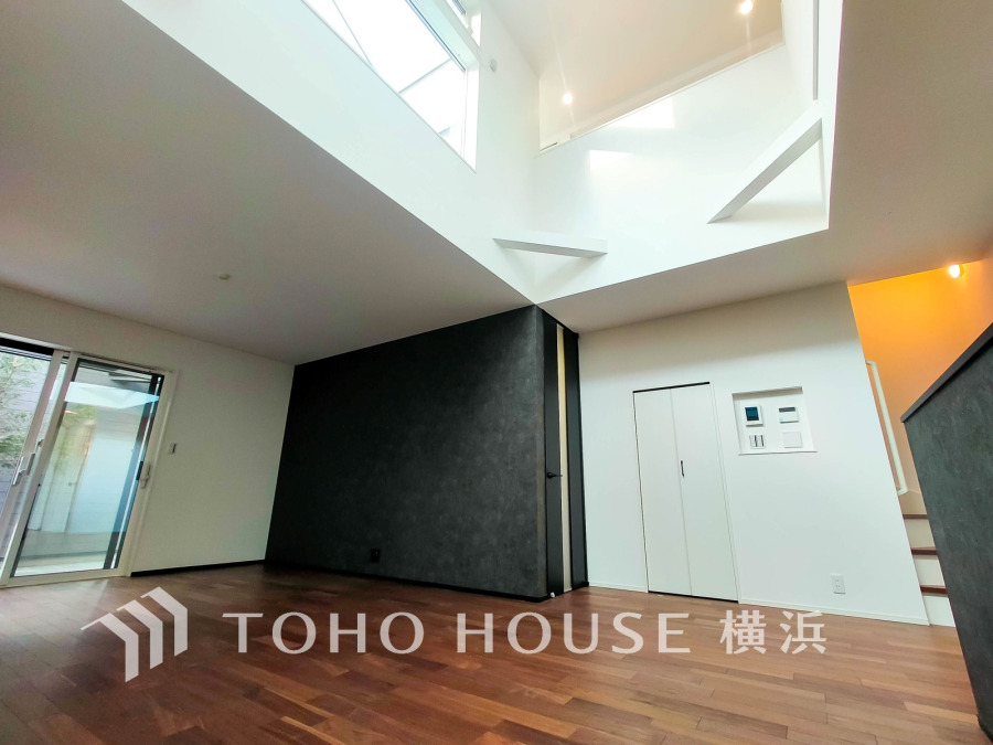 ご家族やお友達との時間など、多くの時を刻む空間。何気なく過ぎる時でさえも上質なひと時となる快適な空間を目指して。