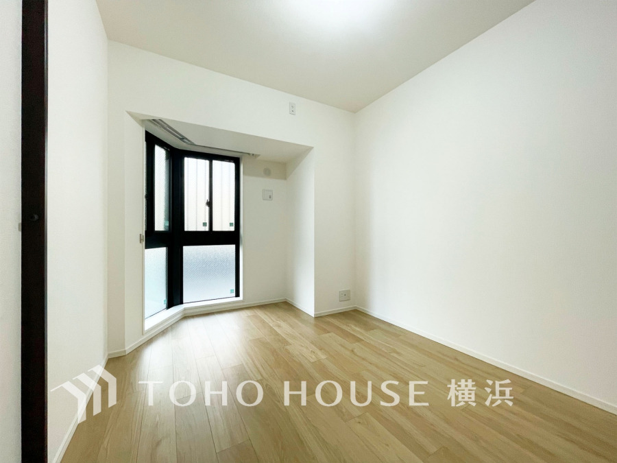 過ぎ行く時間をゆったりと感じることができる落ちついたプライベートルーム。リビングで楽しく過ごした後はゆっくり寛ぎの時間を満喫できます。静かな環境でリラックスタイムを愉しんで。