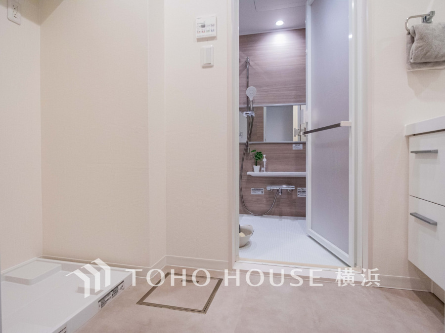 一日の始まりと終わりを心地よく演出してくれる、多彩な機能が備えられたパウダールーム。心地よいリフレッシュ空間です。