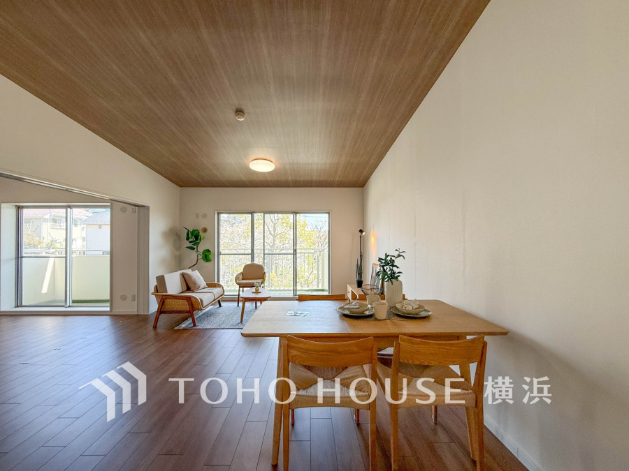 ご家族やお客様との時間など、多くの時を刻む空間。何気なく過ぎる時でさえも上質なひと時となる快適な空間を目指して。