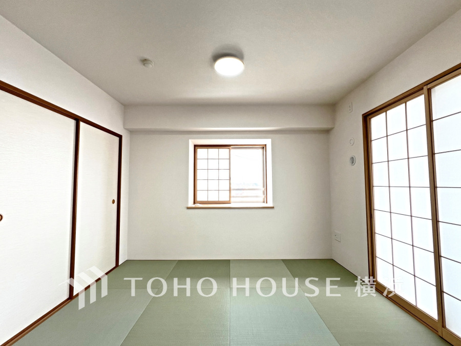 和室は有るだけでも落ち着く空間ですが、 「家族団らん」 「来客時の客間」「赤ちゃんのお昼寝」等々多目的なスペースとして活用出来る便利な空間です。