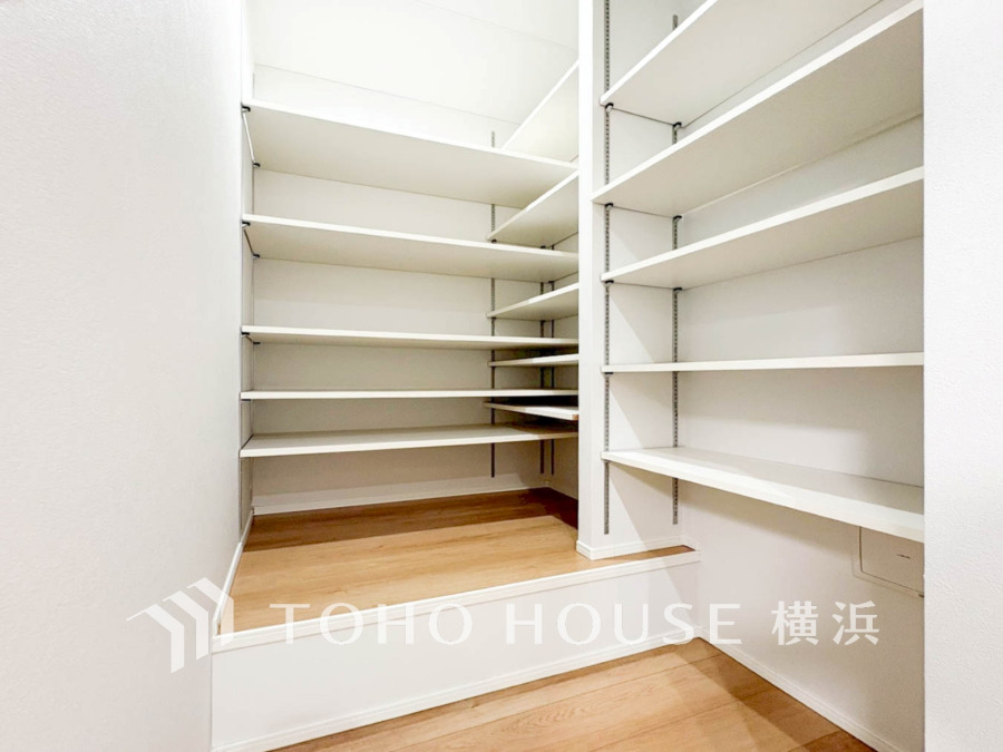 暮らし心地を大きく左右する収納を、適材適所に配置し使い勝手を考慮しました。空間を余すところなく有効利用した収納は生活空間をより上質なものにしてくれるでしょう