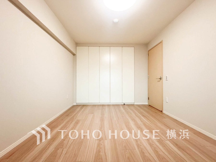 1日の疲れを癒し、心地よく寛げるようゆったりとした広さを確保しています。プライベートタイムをより優雅に穏やかに…。落ち着いた雰囲気を紡ぎます