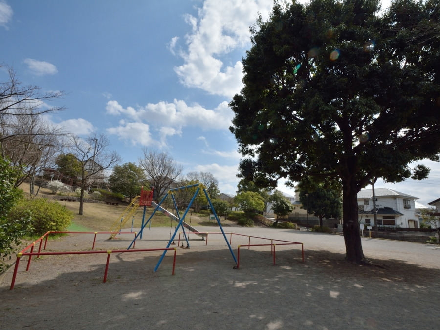岡津公園　約190ｍ