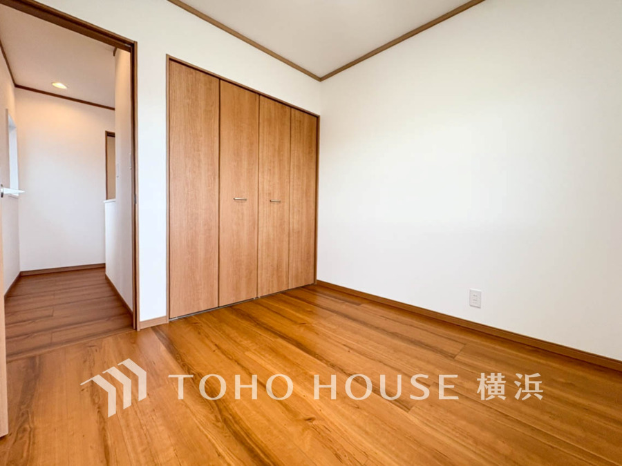 1日の疲れを癒し、心地よく寛げるようゆったりとした広さを確保しています。プライベートタイムをより優雅に穏やかに…。落ち着いた雰囲気を紡ぎます。