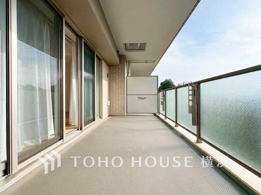 流行に左右されず、将来に渡って価値が継続する「上質」な佇まい。お洒落な雰囲気や自然の潤い、親しみやすさといった個性を、街に新たな価値をもたらし続ける。