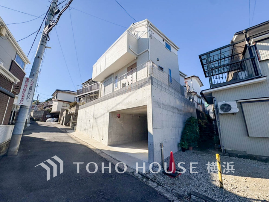 爽やかな青空の下に贅沢なほどに降り注ぐ陽光、豊かな居住性と、クオリティが見事に調和した住空間は、住まうことの喜びを感じさせてくれます