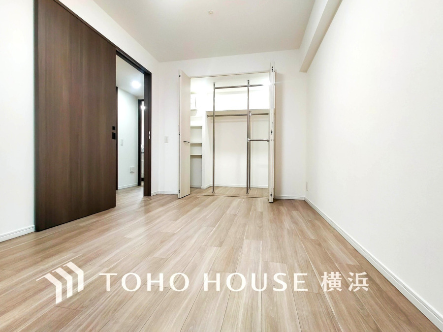 家族一人ひとりの大切なプライベート空間。趣味・感性で自由に演出できるよう、シンプルに仕上げた空間。暮らし心地を大きく左右する収納を、適材適所に配置し、使い勝手にも考慮しました。