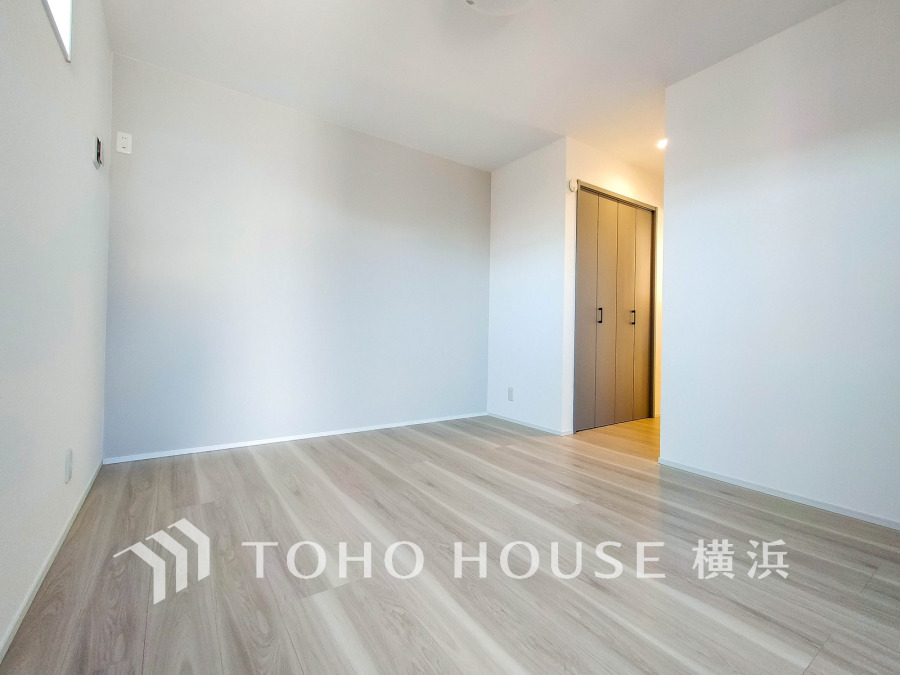 ゆとりと収納を確保した洋室。自分時間を充実させながら心豊かなひとときを過ごすための大切な空間です。
