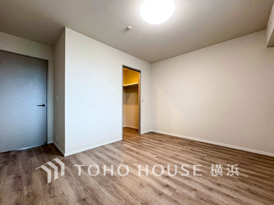穏やかな寛ぎを届ける上質仕様のゆとりあるお部屋。自分時間を充実させながら心豊かにできるプライベート空間。