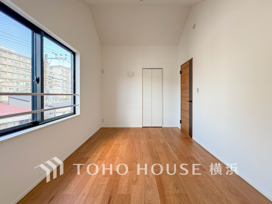 穏やかな寛ぎを届ける上質仕様のゆとりあるお部屋。自分時間を充実させながら心豊かにできるプライベート空間。