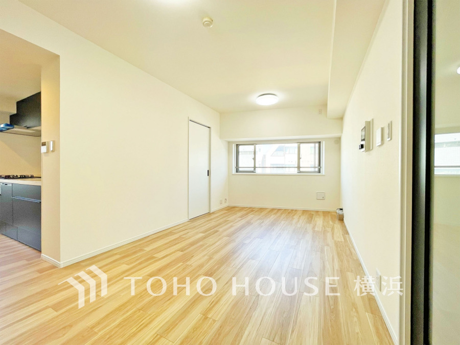 やわらかな陽射しがふりそそぎ、室内に開放感と爽快感をもたらします。
